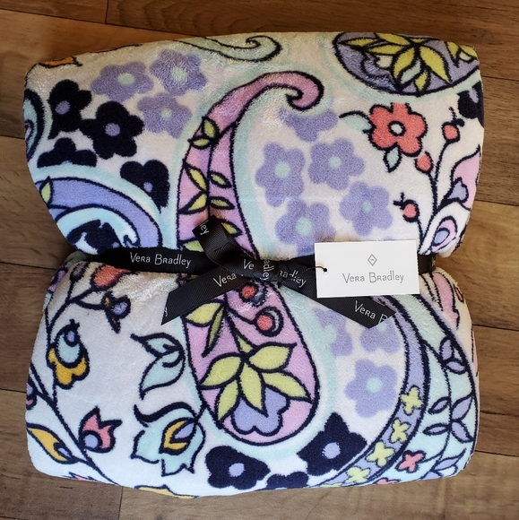 Vera Bradley | Bedding | Vera Bradley Throw Blanket  display picture 1